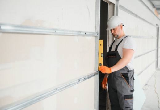 DIY Garagentorsicherheit: Einfache Upgrades zum Schutz Ihres Hauses und Ihrer Familie