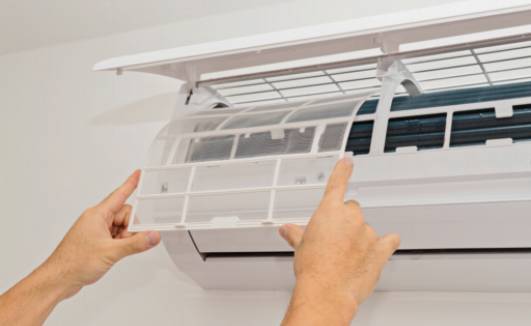 Top-Tipps für die Wartung der Klimaanlage zum Selbermachen: Spare Geld und bleibe kühl